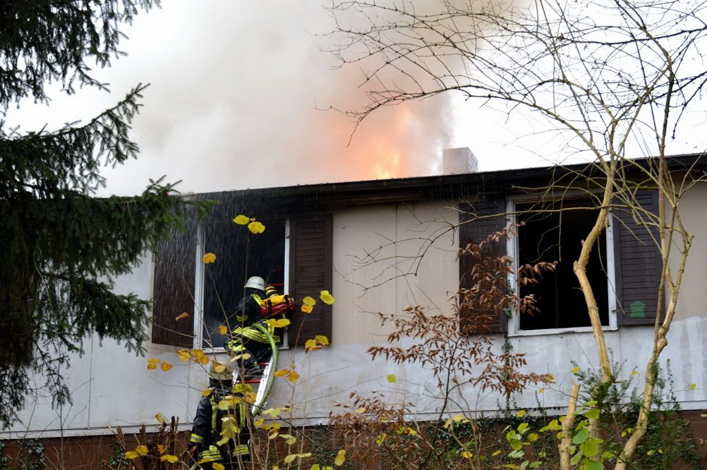 Feuer Asylantenheim Odenthal Im Schwarzenbroich P13.JPG - MIRKO_WOLF